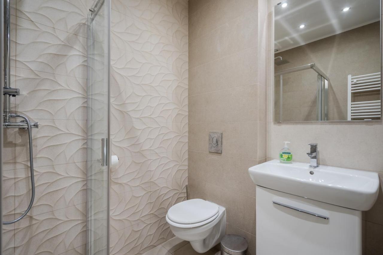 Bpr Ethereal Panoramic Suite With A/C & Balcony Budapest Bagian luar foto