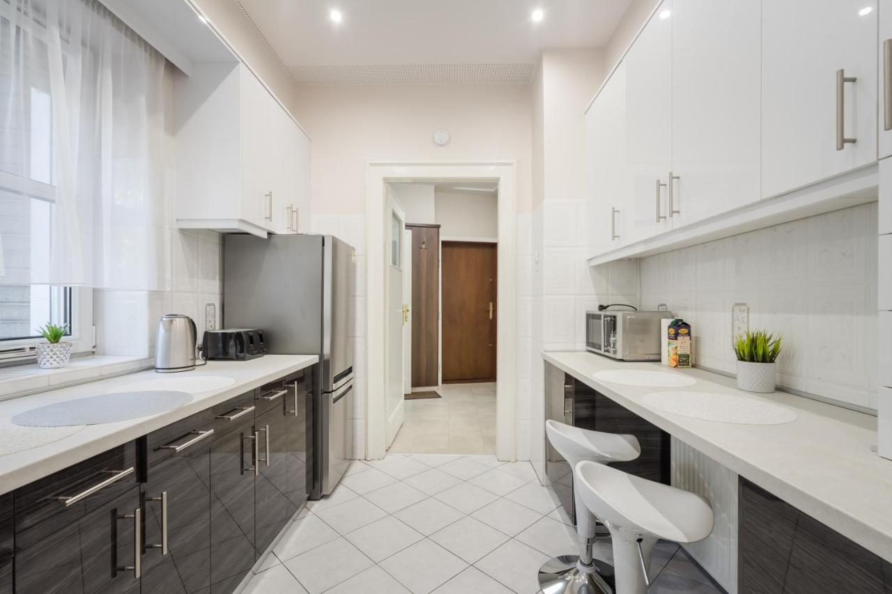 Bpr Ethereal Panoramic Suite With A/C & Balcony Budapest Bagian luar foto