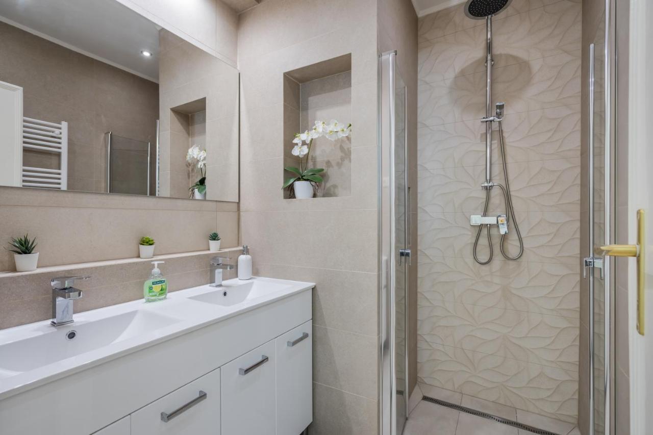 Bpr Ethereal Panoramic Suite With A/C & Balcony Budapest Bagian luar foto